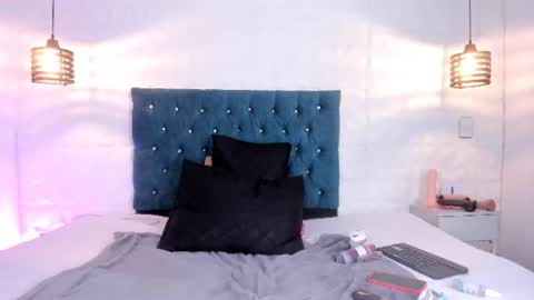 samantha_foxyy online show from August 9, 2:18 pm