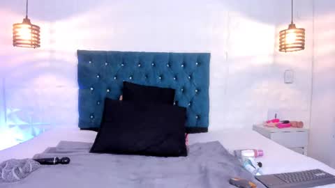samantha_foxyy online show from August 11, 1:24 pm