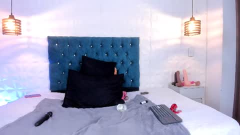 samantha_foxyy online show from August 13, 2:31 pm