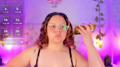 samantha greey  online show from August 11, 4:42 pm