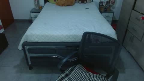 samantha singh1 online show from August 12, 6:05 am