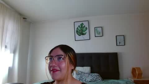 samanthachop online show from August 12, 2:52 pm