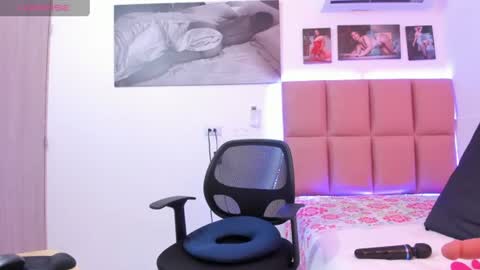 Samantha Claus online show from August 4, 6:54 am