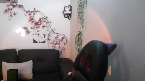 Samara   Please remeber follow me and rate me - thumbs up online show from March 29, 7:16 am