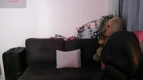 Samara   Please remeber follow me and rate me - thumbs up online show from April 25, 5:24 am
