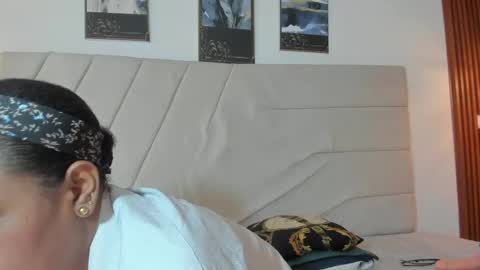 samaraa_smith1 online show from August 14, 12:09 pm