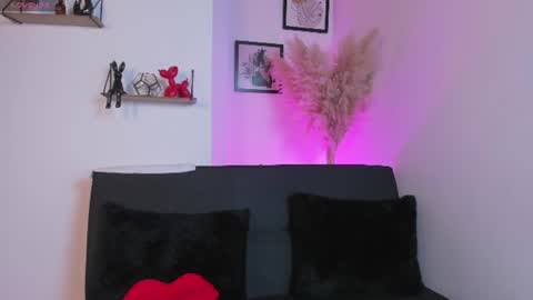 samara online show from August 6, 11:42 am