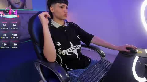 Sam online show from July 31, 12:44 pm