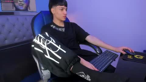 Sam online show from August 1, 2:56 pm