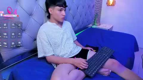 Sam online show from August 5, 3:54 pm
