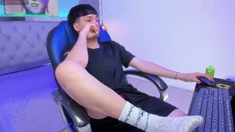 Sam online show from August 14, 3:04 pm