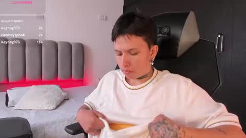 Sam online show from August 3, 7:21 pm