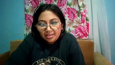 samiah768293 online show from June 17, 4:50 pm