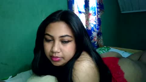 samiah768293 online show from June 19, 6:35 am