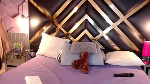 samira_lennox online show from August 7, 8:42 pm