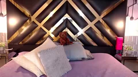 samira_lennox online show from August 9, 1:28 am