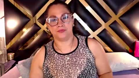 samira_lennox online show from August 13, 10:13 pm