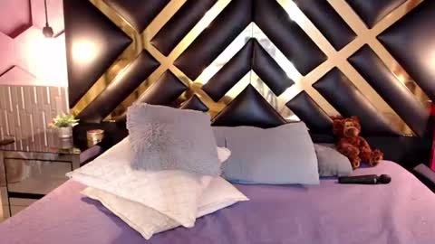 samira_lennox online show from August 15, 1:09 am