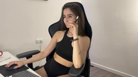 SamLure1 online show from August 8, 4:01 am