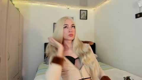 Sophia online show from August 4, 12:07 am