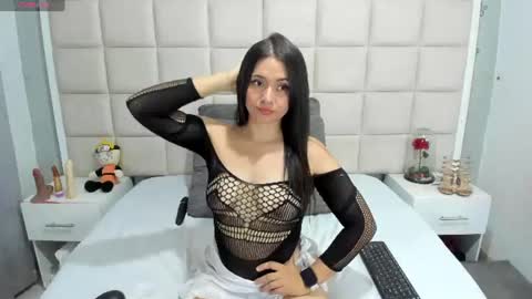 Nice to meet you guys my name is Lina. online show from July 23, 3:14 pm