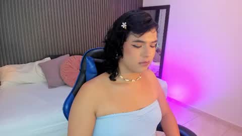 Axel online show from August 13, 10:24 pm