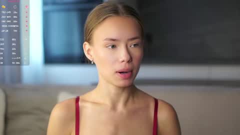 Vivienne online show from August 9, 4:13 am