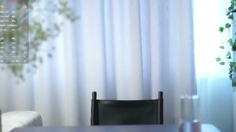 Vivienne online show from August 10, 6:48 am