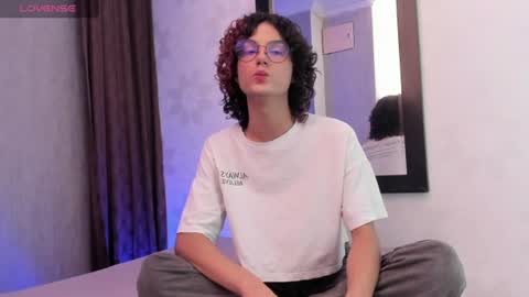 sammy online show from August 11, 8:33 pm