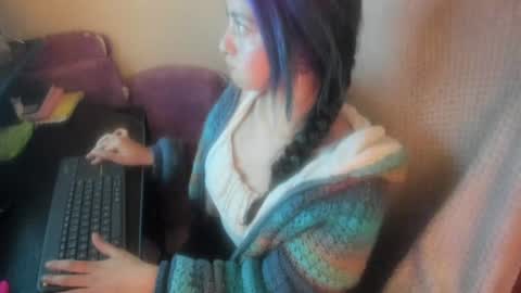   online show from August 10, 3:52 am