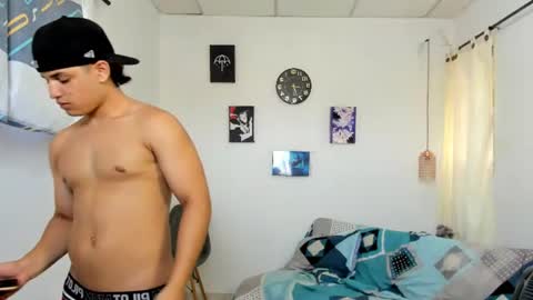 samxx_muscle online show from August 9, 4:30 pm