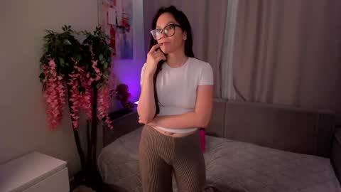 Ariella online show from August 12, 5:15 pm