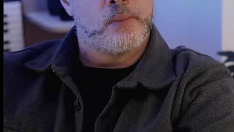 Sanders online show from August 15, 2:59 am