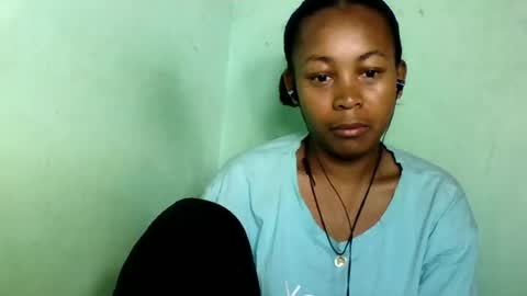 sandra1253099 online show from August 12, 4:48 am