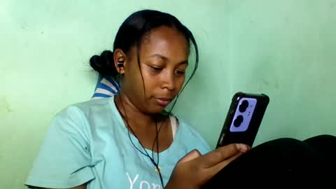 sandra1253099 online show from August 12, 8:05 am