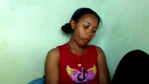 sandra1253099 online show from August 12, 11:56 am