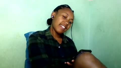 sandra1253099 online show from August 14, 5:33 am