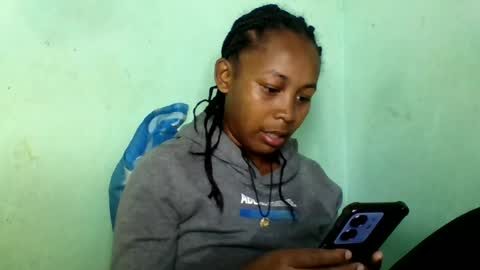 sandra1253099 online show from August 15, 11:58 am