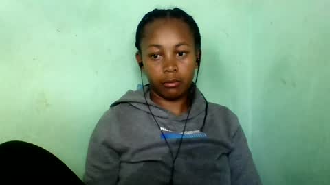 sandra1253099 online show from August 15, 4:11 pm