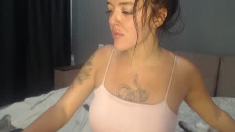 sandra_smith3007 online show from August 8, 12:16 pm
