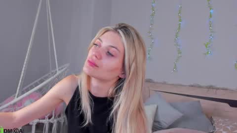 sandraa_anderson online show from August 4, 11:57 pm