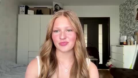 Stacy online show from August 6, 11:42 am