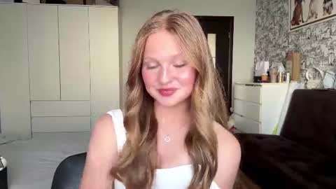 Stacy online show from August 6, 12:48 pm