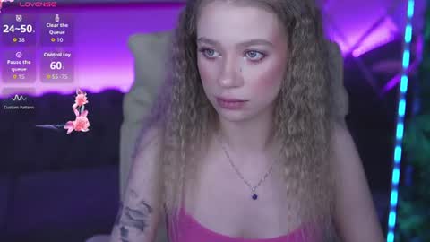 Sandy online show from August 10, 9:49 pm