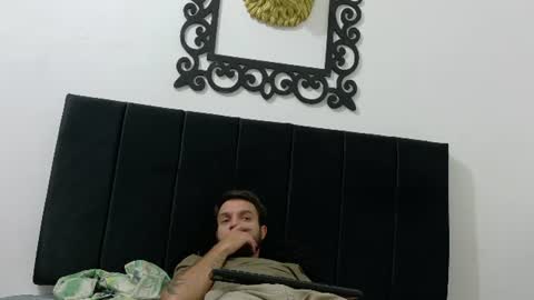 santhiago_jonnes_ online show from July 23, 2:03 am