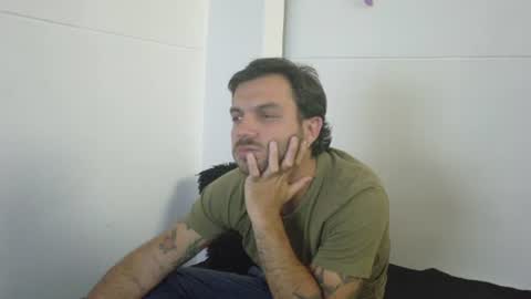 santhiago_jonnes_ online show from August 11, 5:15 pm