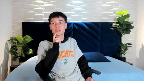 Santi  online show from May 3, 12:54 pm