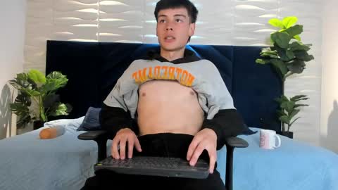 Santi  online show from May 3, 6:24 pm