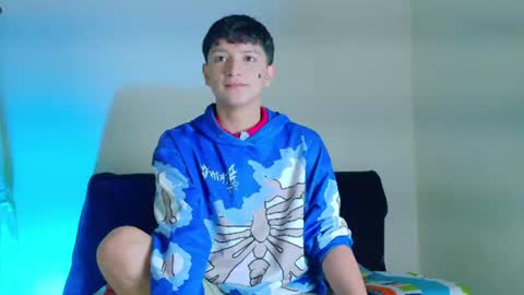 santi online show from August 14, 11:36 am