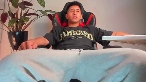 ADRIK CANO online show from August 4, 1:02 am